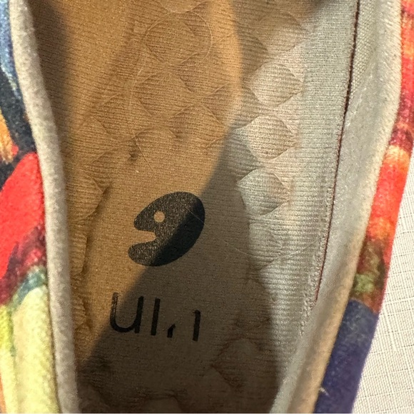 UIN Slip On Sneakers Women’s US 9 EU 41 Colorful Abstract Print Shoes - Picture 10 of 11